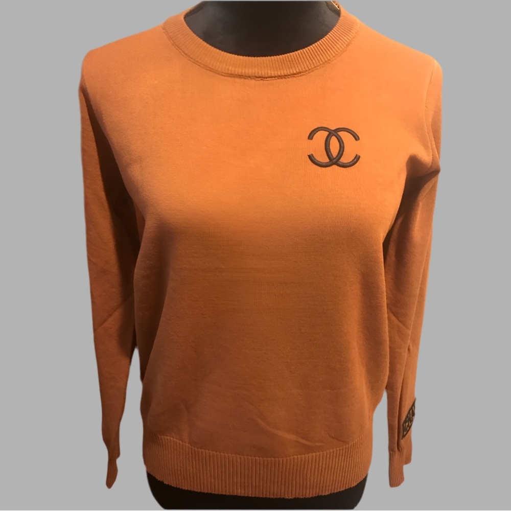 Knitted long sleeve sweater NWT
